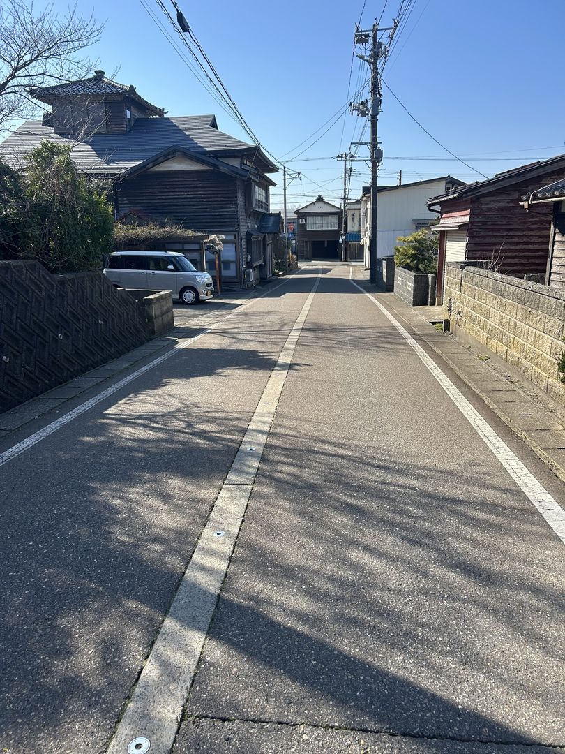 1965 6DK Corner Lot House for Renovation Near Joetsu Coast - Thumbnail 2