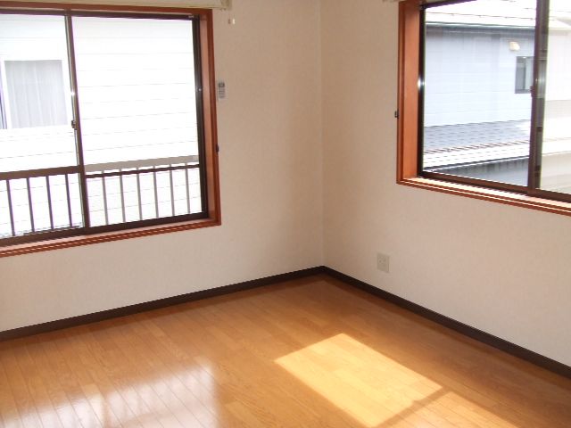 2DK Apartment for Rent in Kashiwazaki, Niigata - No Key Money - Thumbnail 4
