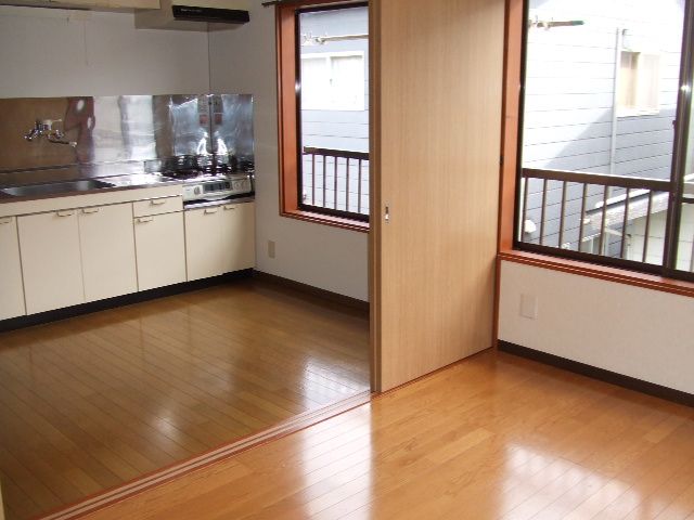 2DK Apartment for Rent in Kashiwazaki, Niigata - No Key Money - Thumbnail 2