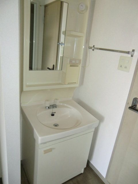 2DK Apartment for Rent in Mitsuke, Niigata - No Key Money - Thumbnail 4