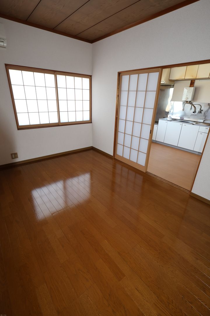 Cosmo Corp Showa Town 2DK Apartment for Rent in Mitsuke - Thumbnail 3