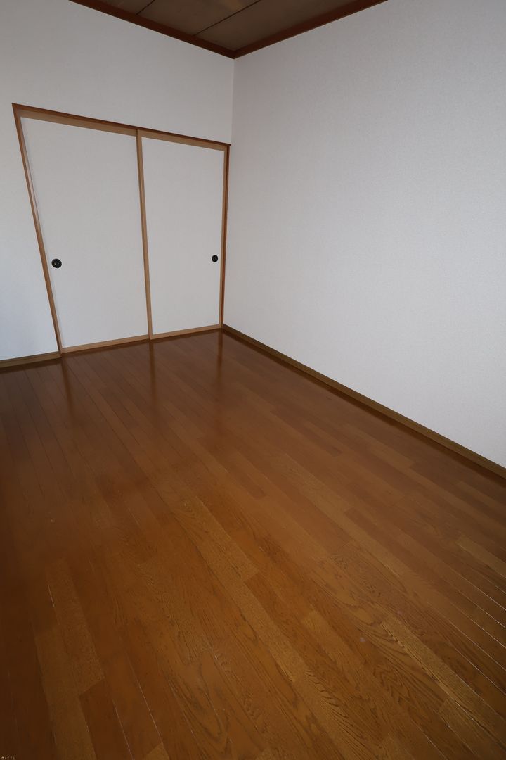 Cosmo Corp Showa Town 2DK Apartment for Rent in Mitsuke - Thumbnail 4