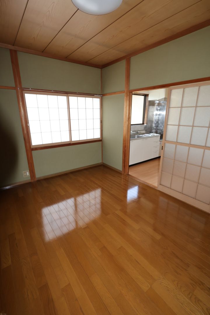 Cosmo Corp Ekimae 2DK Apartment for Rent in Mitsuke, Niigata - Thumbnail 3