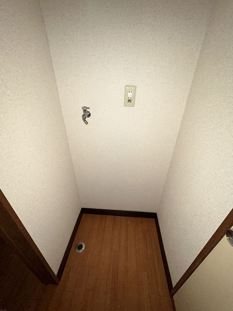 1K Apartment for Rent in Joetsu, Niigata - 30,000 Yen - Thumbnail 4