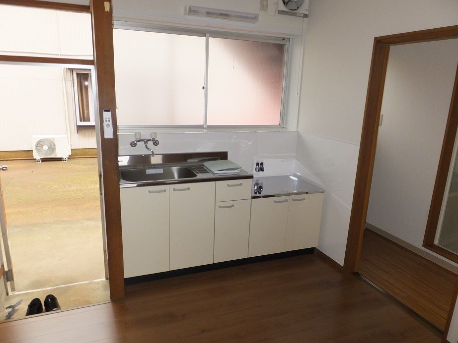Renovated 2DK Apartment for Rent in Quiet Nagaoka Neighborhood - Thumbnail 4