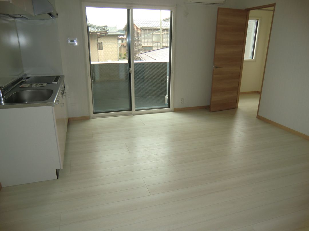 1LDK Apartment for Rent in Mitsuke, Niigata - All-Electric - Thumbnail 4