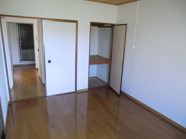 Rent 2DK Apartment in Mitsuke City, Niigata - 46,000 Yen - Thumbnail 4