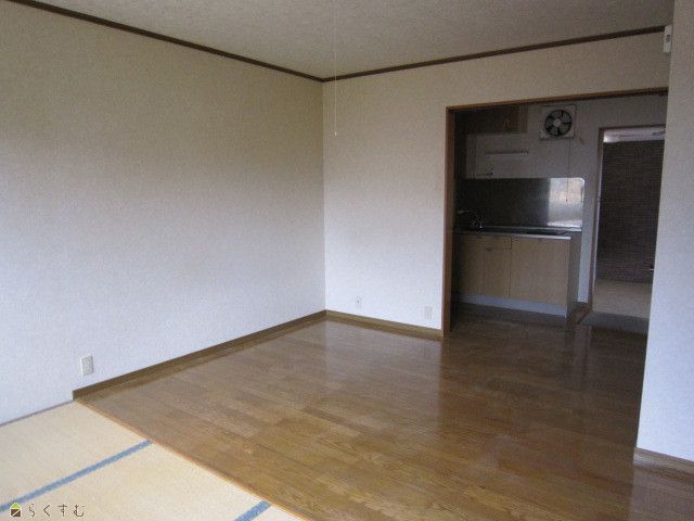 1K Apartment for Rent in Kashiwazaki, Niigata - 30,000 Yen - Thumbnail 3