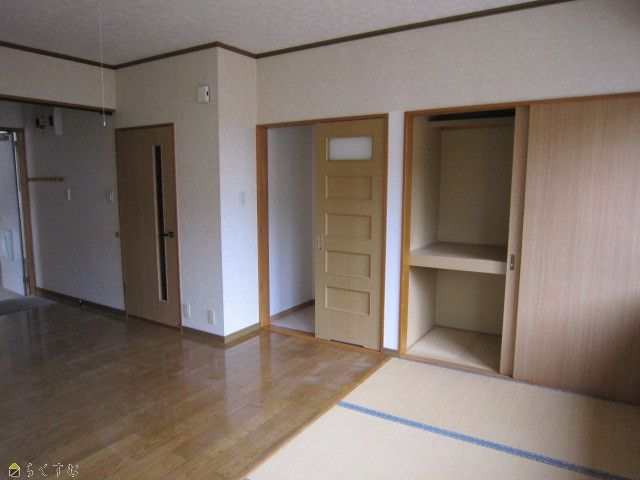 1K Apartment for Rent in Kashiwazaki, Niigata - 30,000 Yen - Thumbnail 4