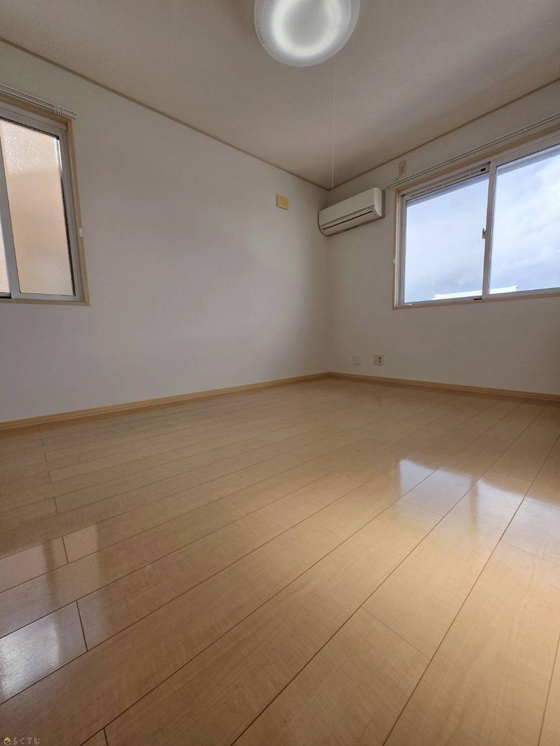 Renovated 2LDK Apartment for Rent in Mitsuke, Niigata - Thumbnail 3