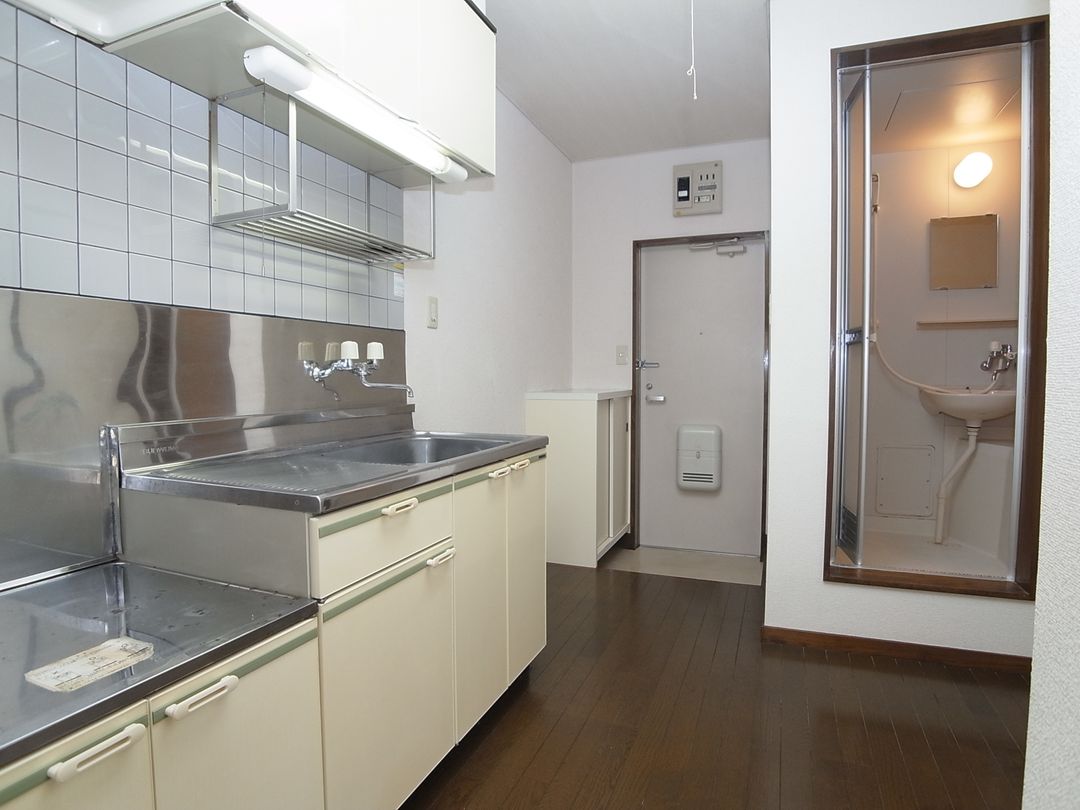 Comfort Miyaseki 1K Apartment for Rent in Nagaoka, Niigata - Thumbnail 2