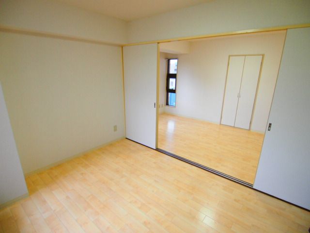 Liberty Plaza Gofukumachi 1DK Apartment for Rent in Nagaoka - Thumbnail 2