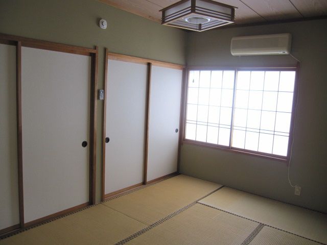 Step Two 201: 2DK Apartment for Rent in Kashiwazaki, Niigata - Thumbnail 4