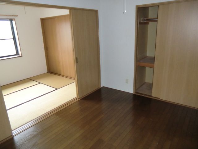 Chez More 2DK Apartment for Rent in Mitsuke, Niigata - Thumbnail 4