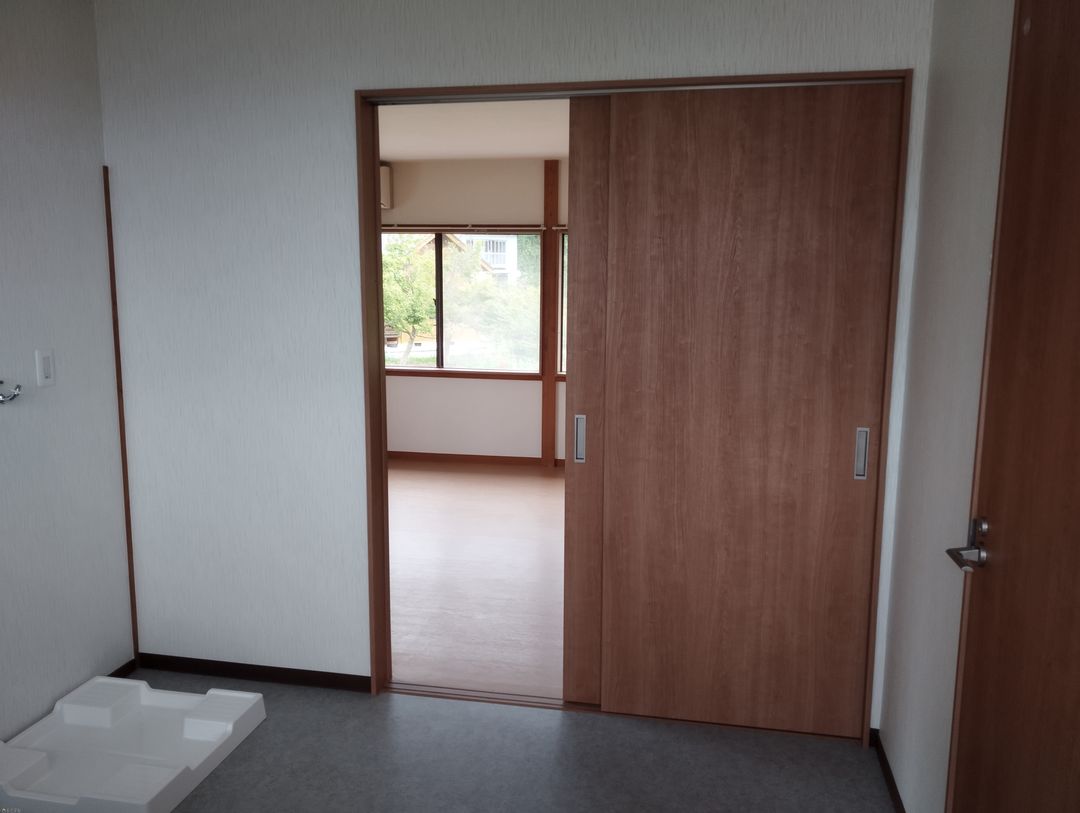 Renovated 1K Apartment for Rent in Mitsuke, Niigata - Thumbnail 4