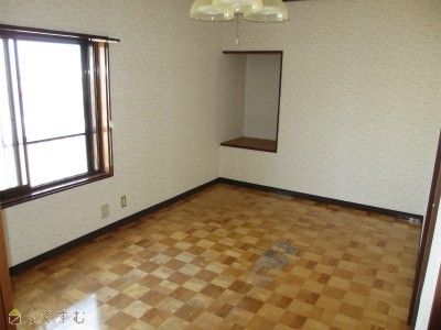 3DK Apartment for Rent in Quiet Kashiwazaki Riverside Area - Thumbnail 2