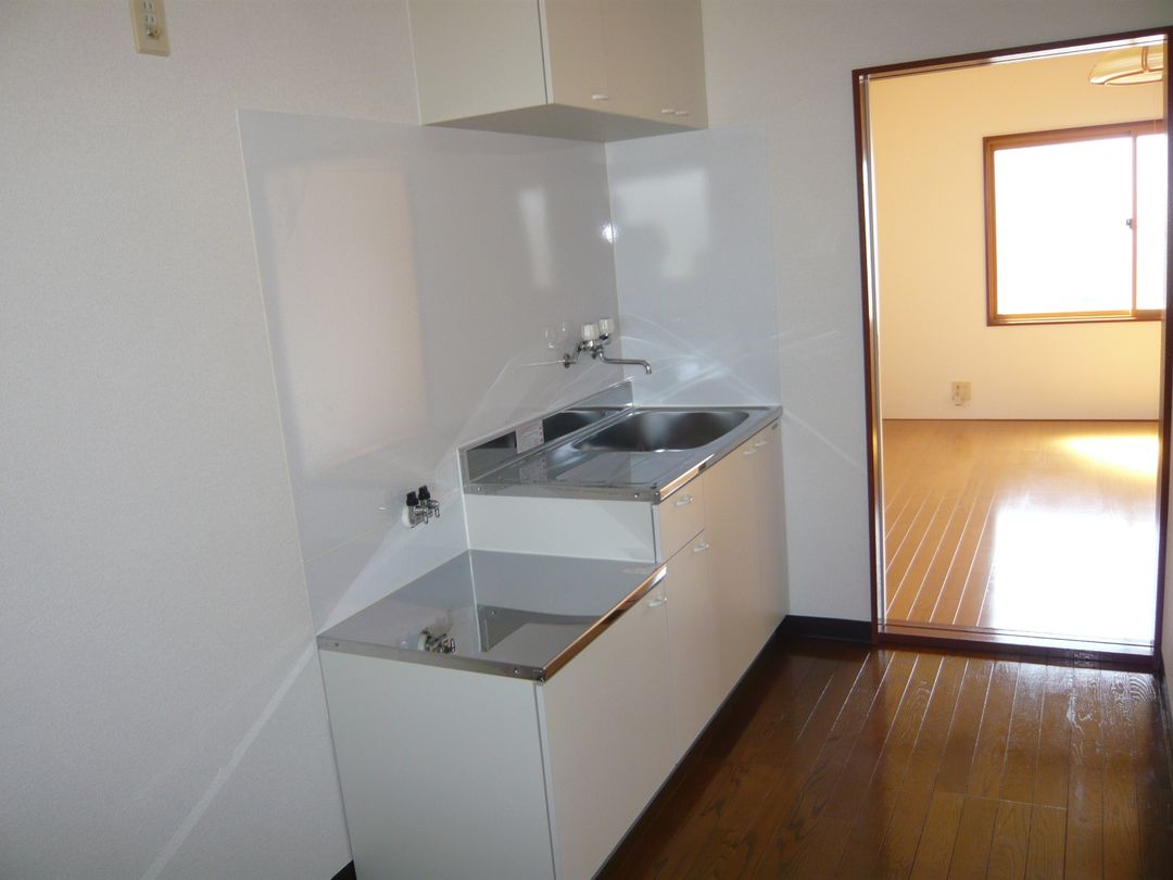 1K Apartment for Rent in Nagaoka, Niigata - 25,000 Yen - Thumbnail 3