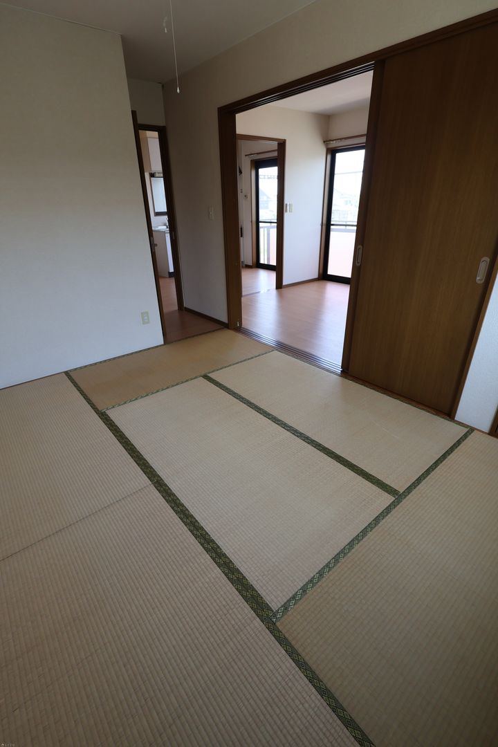 Wonder Mew 2DK Apartment for Rent in Mitsuke, Niigata - Thumbnail 3