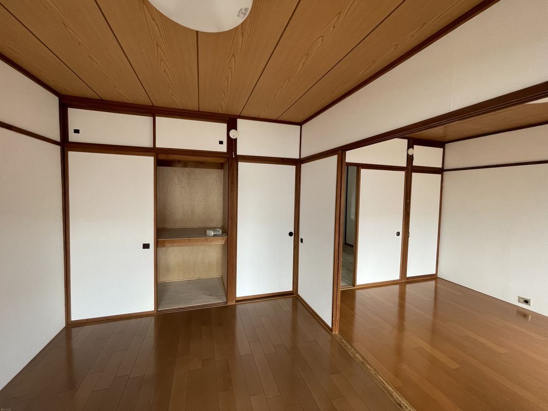 Renovated 2DK Apartment for Rent in Gosen, Niigata - Thumbnail 3