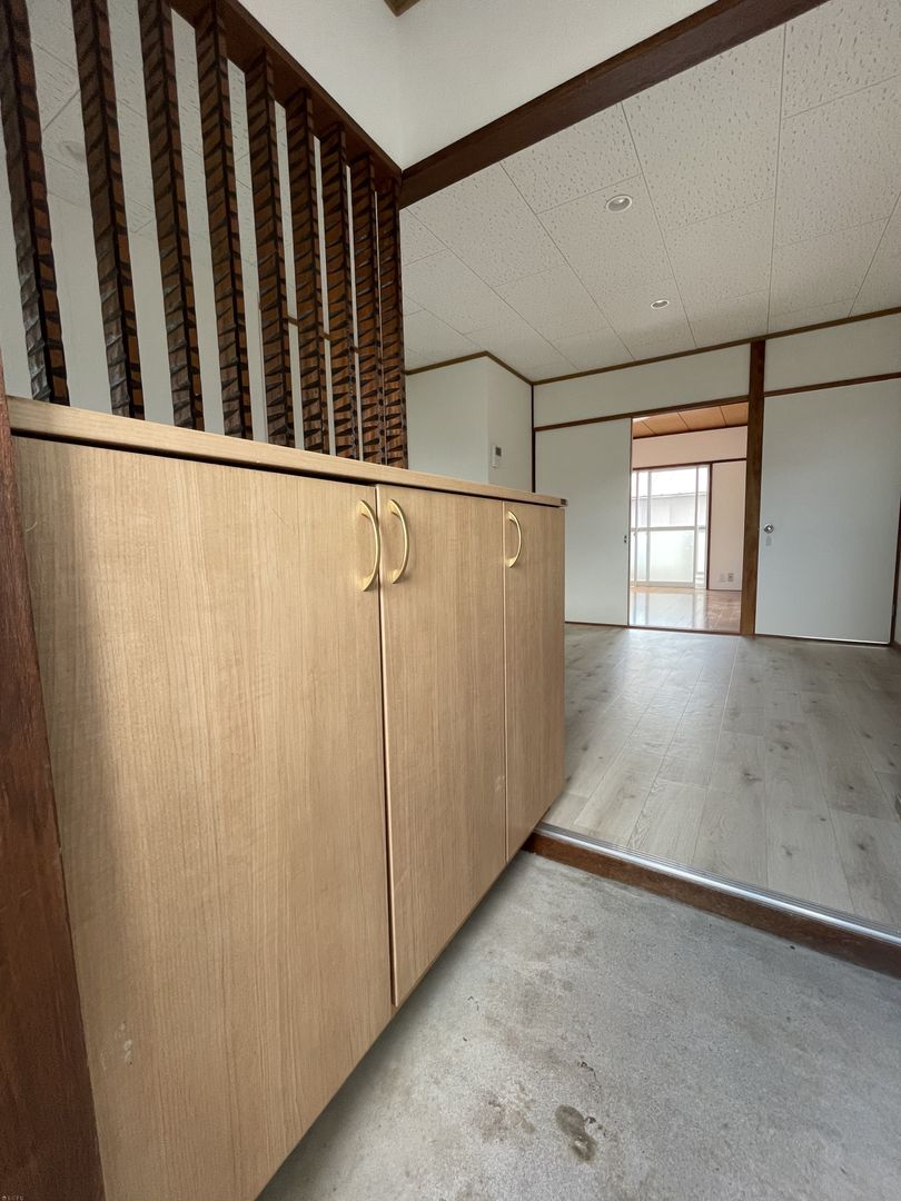 Renovated 2DK Apartment for Rent in Gosen, Niigata - Thumbnail 4