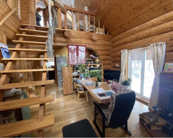 Hand-Cut Log House for Countryside Living in Tsumagoi, Gunma - Thumbnail 3