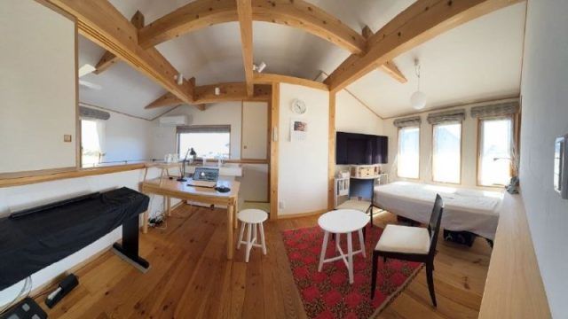 Hand-Cut Log House for Countryside Living in Tsumagoi, Gunma - Thumbnail 4