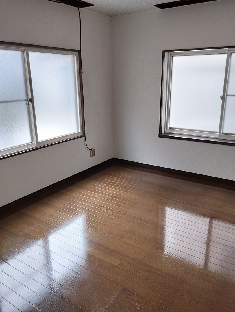 Rent 1DK Apartment in Mitsuke, Niigata - 38,000 Yen - Thumbnail 2