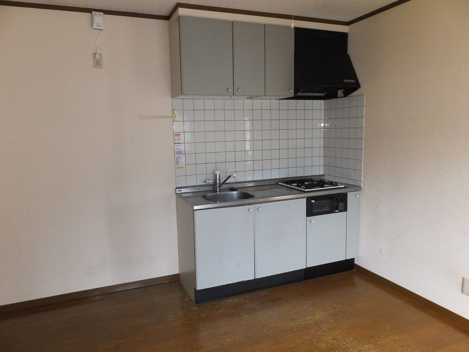 2DK Apartment for Rent in Nagaoka with Free Internet & Parking - Thumbnail 2