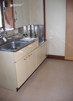 2K Apartment for Rent in Nagaoka, Niigata - 30,000 Yen - Thumbnail 2
