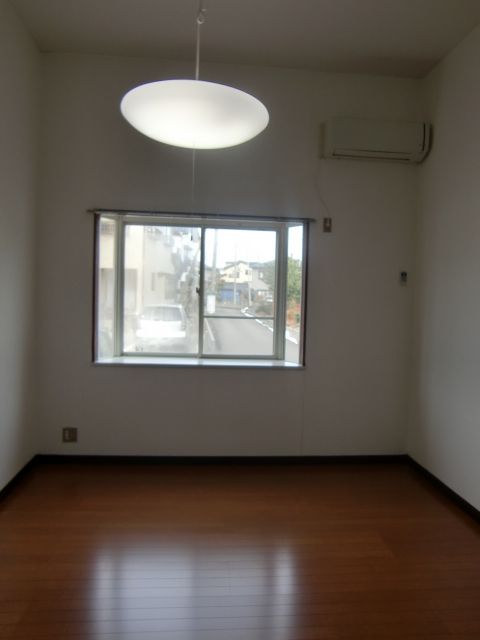 1K Loft Apartment for Rent near Kashiwazaki Station, Niigata - Thumbnail 2