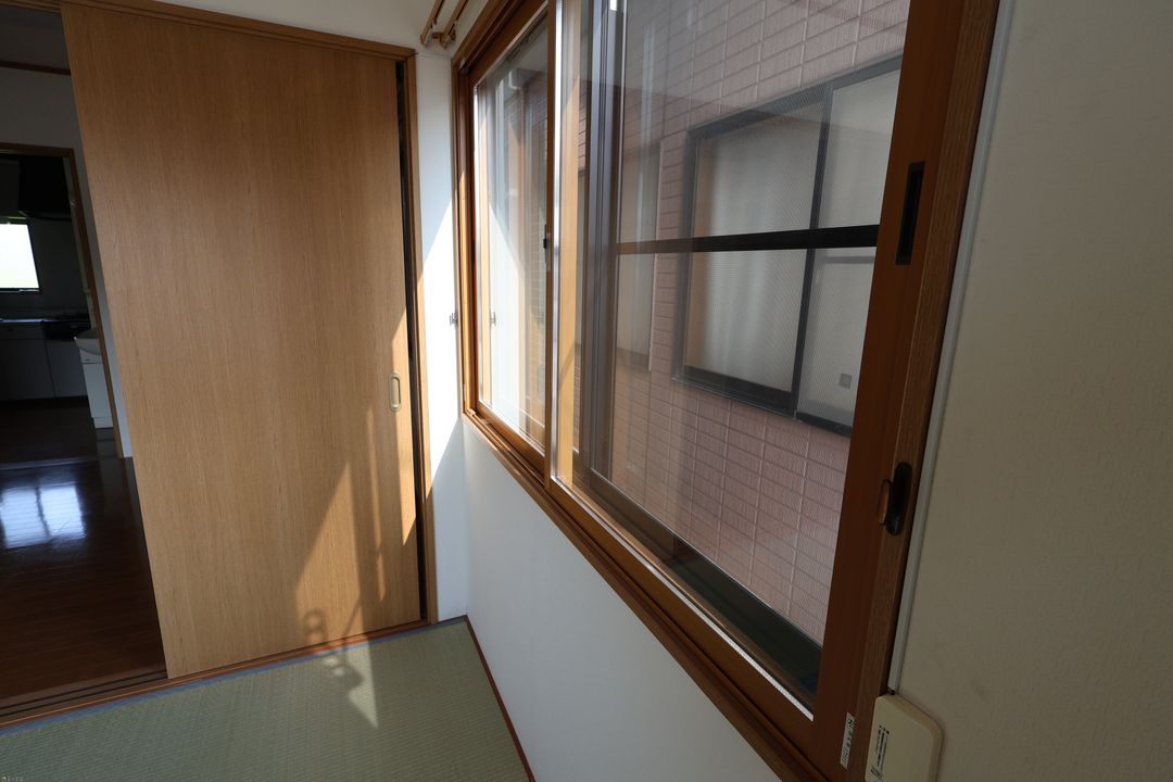 Chez More 2DK Apartment for Rent in Mitsuke, Niigata - Thumbnail 4