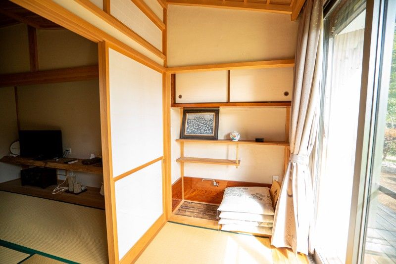 Spacious Luxury House with Private Golf Course in Ichinomiya, Chiba - Thumbnail 3