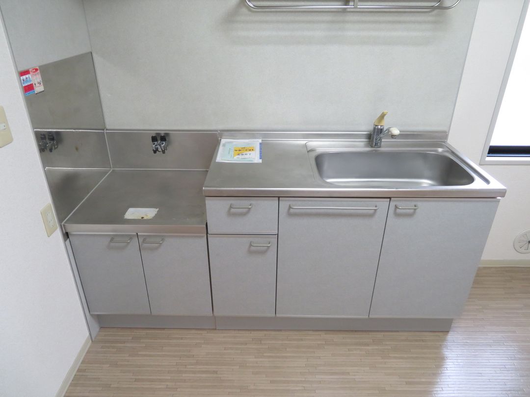 2DK Apartment for Rent in Nagaoka, Niigata - Royal Palace A - Thumbnail 3