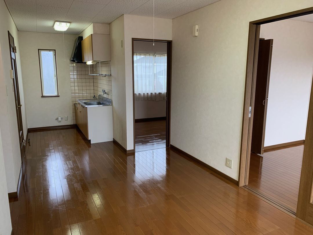 Flower Heights Yū 2LDK Apartment for Rent in Nagaoka - Thumbnail 3
