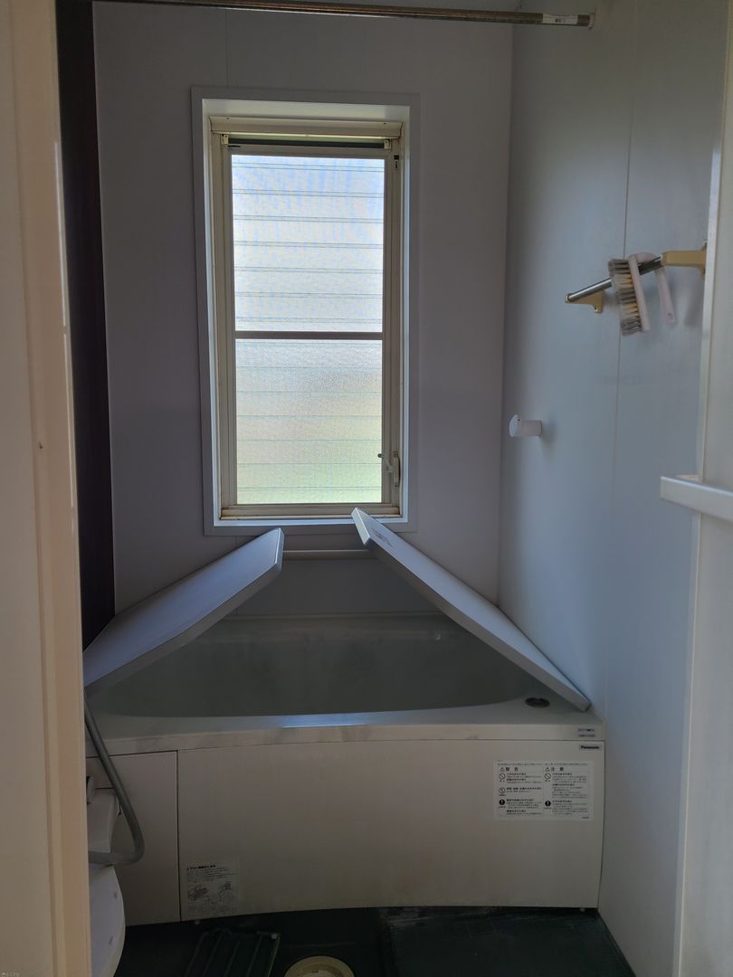 2DK Apartment for Rent in Mitsuke, Niigata - 50,000 Yen - Thumbnail 2