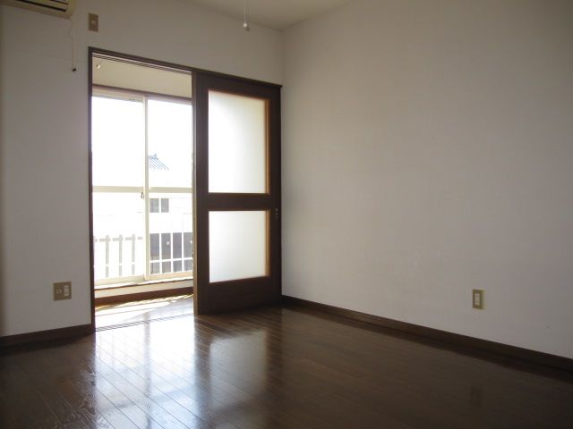 2DK Apartment for Rent in Kashiwazaki, Niigata - No Key Money - Thumbnail 4