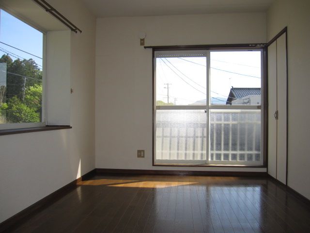 2DK Apartment for Rent in Kashiwazaki, Niigata - No Key Money - Thumbnail 3