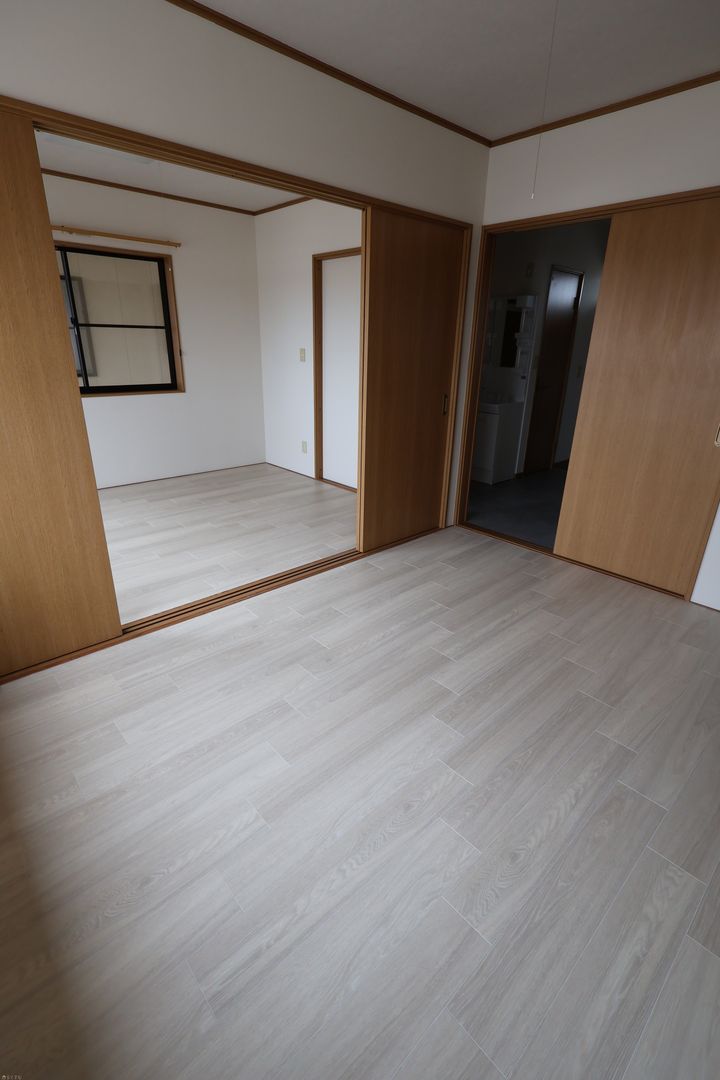 Renovated 2DK Apartment for Rent Near Mitsuke Station, Niigata - Thumbnail 4