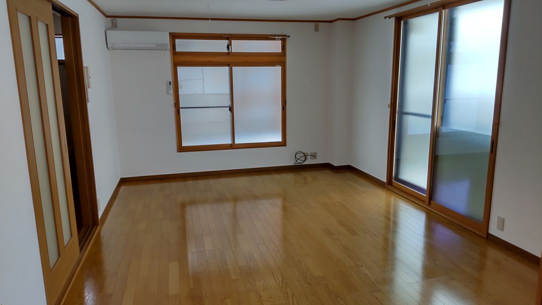Renovated 3LDK Maisonette Apartment for Rent in Joetsu, Niigata - Thumbnail 2