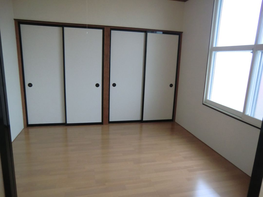 2DK Apartment for Rent in Mitsuke, Niigata - Top Floor, No Key Money - Thumbnail 3