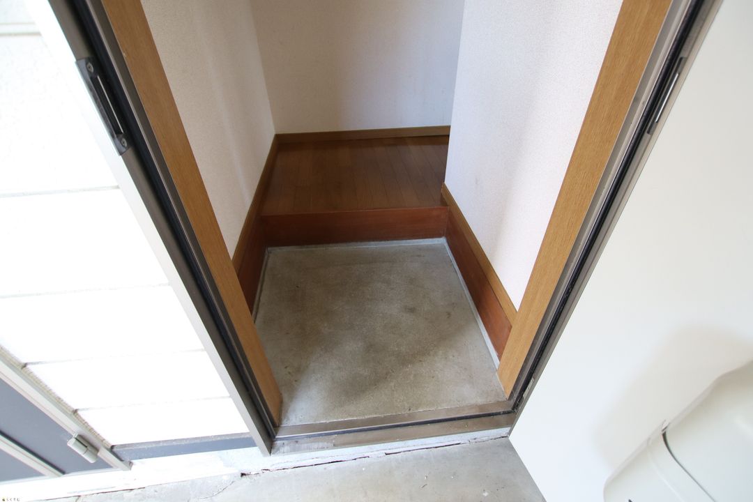 2DK Apartment for Rent in Nagaoka, Niigata with Garage - Thumbnail 2
