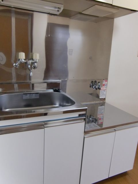 1K Apartment with Loft for Rent Near Kashiwazaki Station - Thumbnail 3