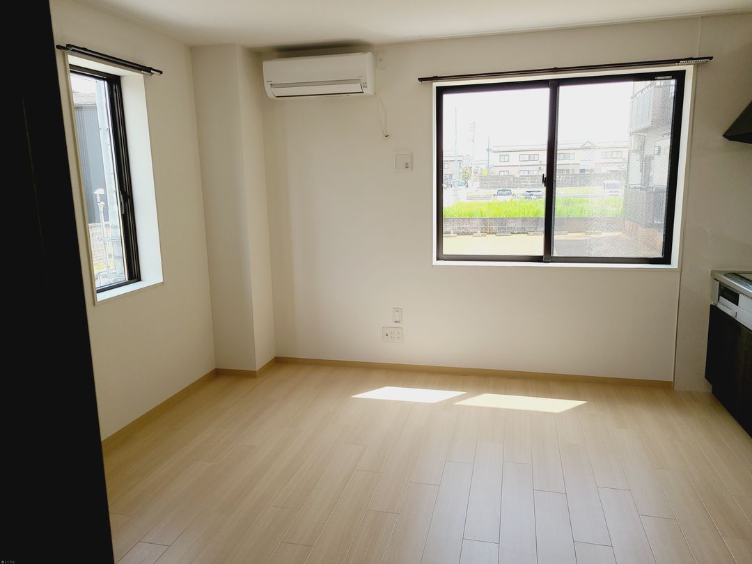Modern 1R Apartment for Rent in Mitsuke, Niigata - 2023 Build - Thumbnail 3