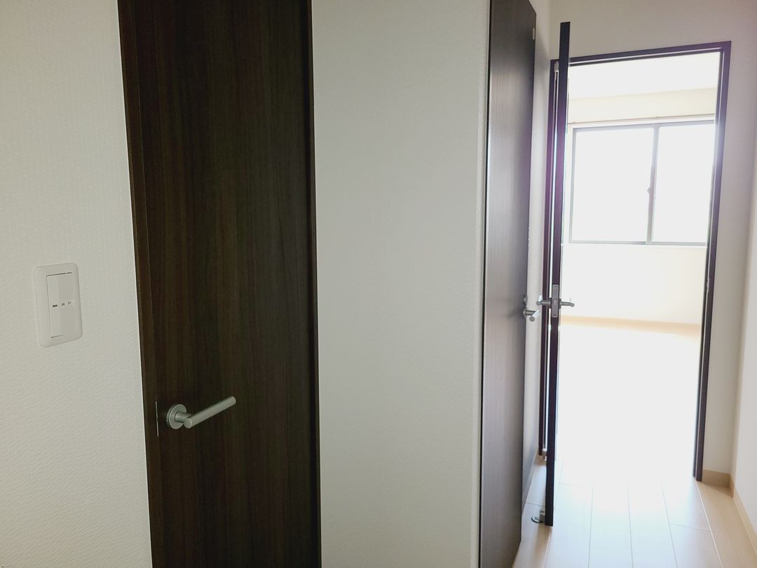 Modern 1R Apartment for Rent in Mitsuke, Niigata - 2023 Build - Thumbnail 2