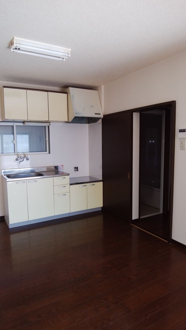Renovated 2LDK Maisonette Apartment for Rent in Nagaoka - Thumbnail 2