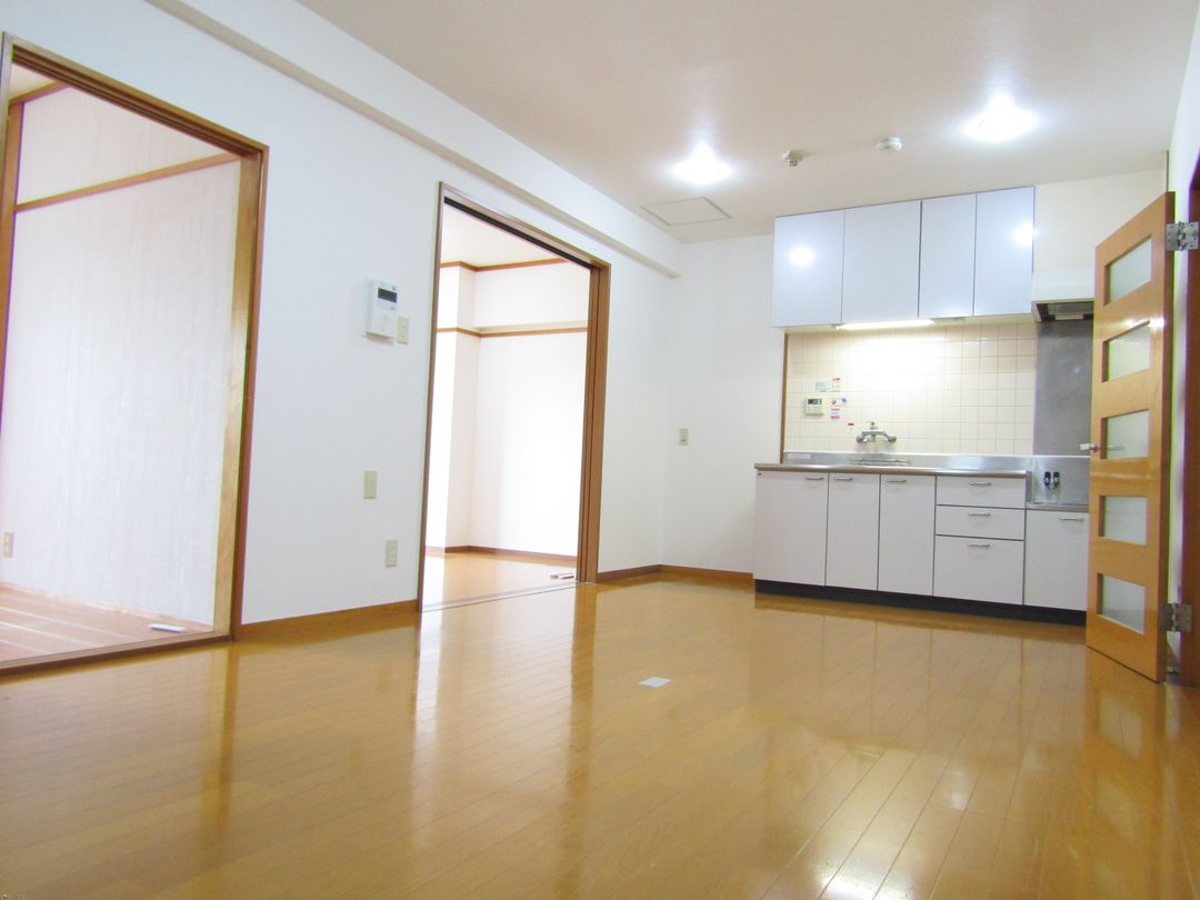 3LDK Apartment for Rent in Nagaoka, Niigata - Izumi Plaza - Thumbnail 2