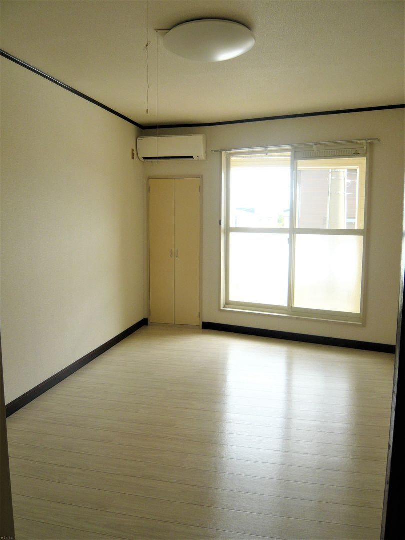 1K Apartment for Rent in Joetsu, Niigata - No Key Money - Thumbnail 3