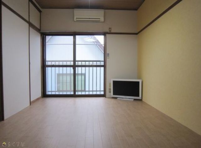 1K Apartment for Rent in Joetsu, Niigata - 20 sqm - Thumbnail 3