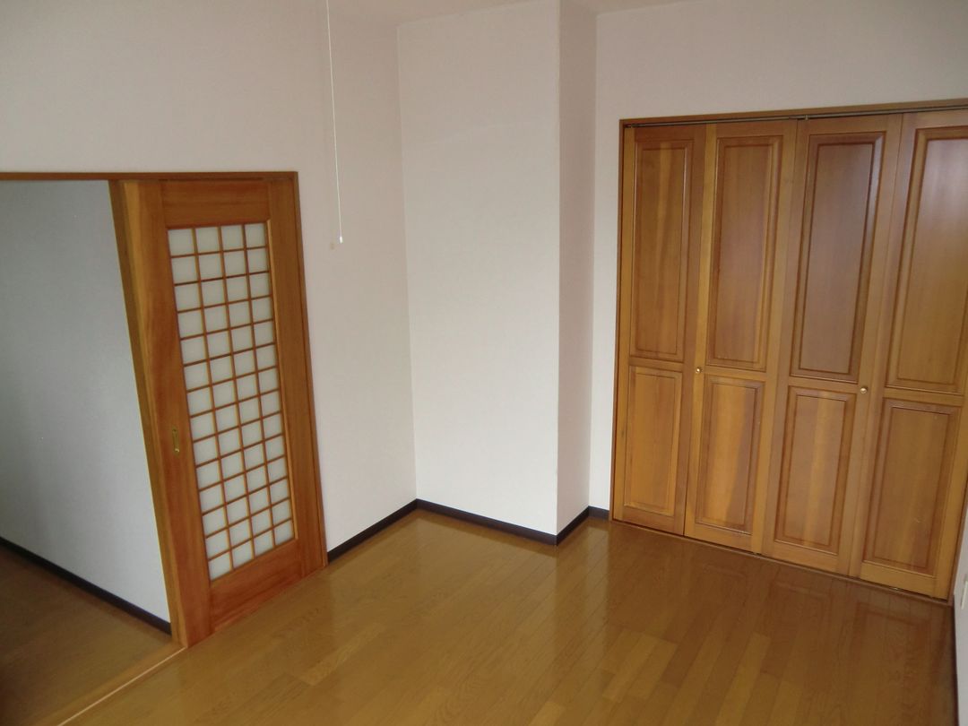 Rent 2K Apartment in Mitsuke Niigata with Covered Parking - Thumbnail 2