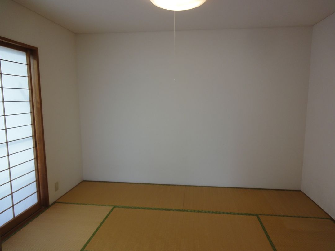 Rent 2DK Apartment in Nagaoka with Free Internet & Parking - Thumbnail 4